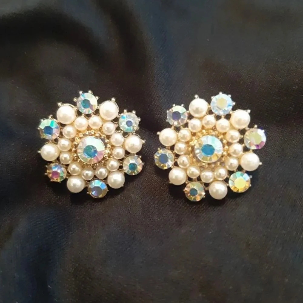 Faux Pearl Iridescent Rhinestone Stud Earrings